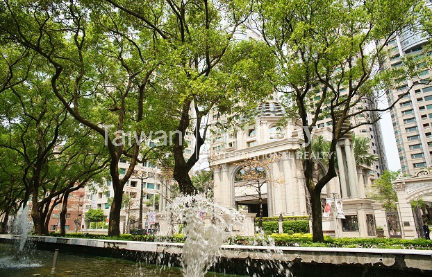 仁愛帝寶建物外觀